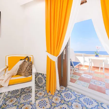 ホテル カーサ セレスティノ Sant'Angelo (Isola d'Ischia)
